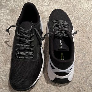 Reebok Men’s Nanoflex Cross Trainer. Size 13